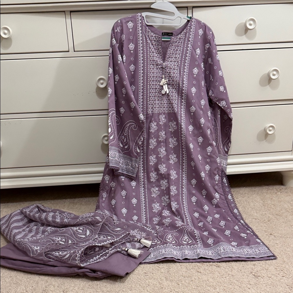 Junaid jamshed lawn 3pcs suit